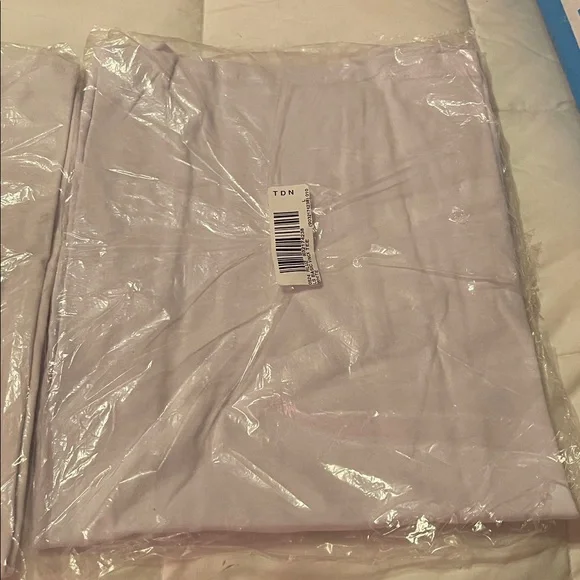 Ambiance White Long Sleeve V-Neck T-Shirt Lg NWT - Picture 2 of 6